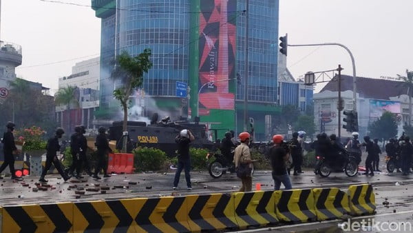 F733DEB5 B426 4DD6 B436 66CBC0DEEF8E 1