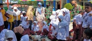 Dandim 0102/Pidie Bersama Ketua Persit Tinjau Khanduri Apam di Sejumlah Sekolah