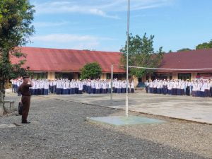 Kajari Nagan Raya Lakukan Apel Di SMP 1 Kuala