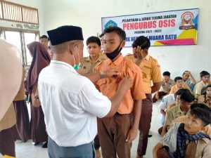SMKN 1 Muara Batu Aceh Utara Gelar Sertijab dan pelantikan Pengurus OSIS Periode 2021 – 2022