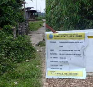 Aneh !! Pembangunan Jembatan di Gampong Tampui Trienggadeng Salah Alamat