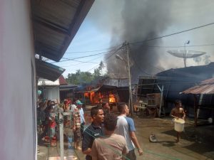 13 Rumah Hangus Terbakar di Desa Penampaan