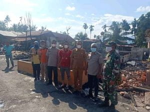 BPBD Agara Salurkan Bantuan Masa panik Untuk Korban Kebakaran