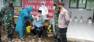 Masyarakat Sangat Antusias Ikuti Vaksinasi Massal di Hari Kedua