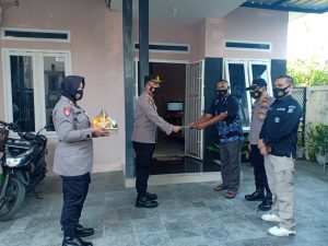 Diwarnai Suasana Haru Bripka Aliandri Kedatangan Tim Anjangsana Polda Aceh di Kediamannya