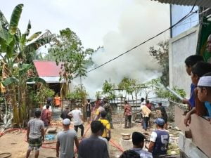 Rumah Milik Warga Neulop Delima Pidie Terbakar