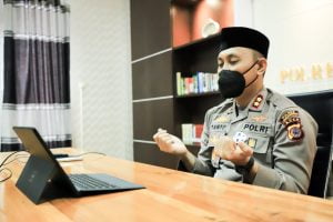 Kapolres Lhokseumawe Beserta Jajaran Ikuti Pray From Home Secara Virtual Bersama Presiden RI