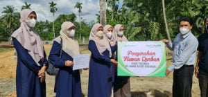 PIKABAS Serahkan Lima Ekor Hewan Qurban