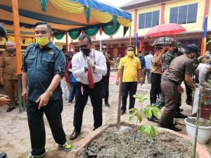 Gerakan Menanam 10 Ribu Pohon Di Seluruh Sekolah Tingkat SMA /SMK Di Agara