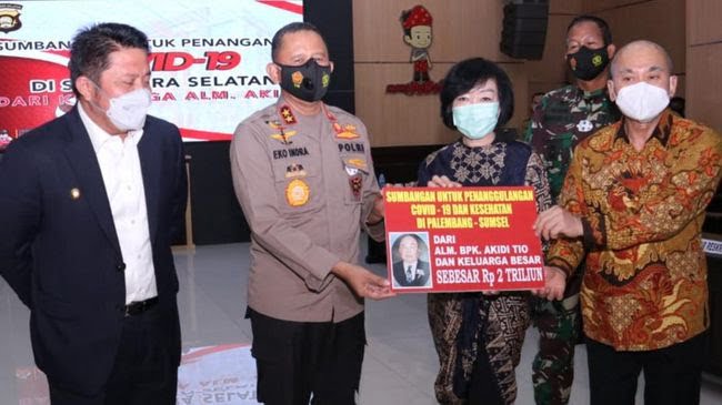 keluarga pengusaha asal aceh akidi tio memberi dana hibah rp 2 triliun untuk penanganan covid 19 di sumsel dok istimewa 169