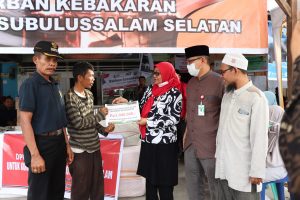 Fraksi Partai Aceh Serahkan Bantuan Korban Kebakaran Gampong Subulussalam Selatan