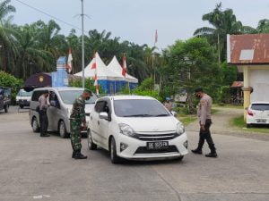 Di Pos Penyekatan Perbatasan Aceh Tamiang Sumut, Petugas Gabungan Gelar Razia, Periksa Keberadaan Sertifikat Vaksin