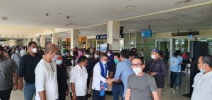 Sejumlah Pengurus Jemput Ketua NasDem Aceh Taufiqulhadi Di Bandara SIM