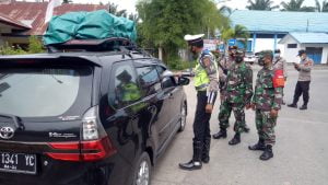 Melintasi Perbatasan Aceh – Sumut, Tidak Dapat Menunjukkan Surat Vaksinasi Petugas Tetap Mengarahkan Kenderaan Untuk Putar Balik