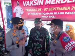 Kapolres Bersama Dandim 0102/Pidie Meninjau Pelaksanaan Vaksin Merdeka Di Masjid Istiqamah Blang Paseh