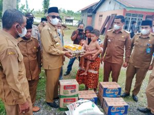 Bupati Nagan Raya H.M Jamin Idham Serahkan Bantuan Pada Warga Imbas Krueng Lamie