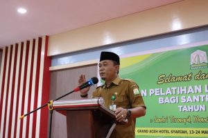 Cetak Kader Santri yang Terampil dan Mandiri Berenovatif Dalam Berwirausaha, Santri Dayah Dilatih Menjahit