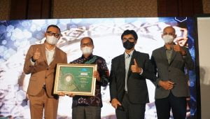 Bank Aceh Raih Best Sharia Bank Dalam Indonesia Syariah Award 2022