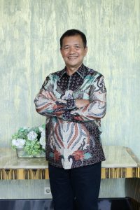 Dirut Bank Aceh Raih Indonesia Financial Top Leader Awards 2022