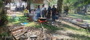 Perpisahan, Kepsek SMP Negeri 6 Padang Rubik Ajak Para Guru Rekreasi Ditepi Pantai Wisata Naga Permai