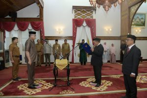 Gubernur Aceh Nova Iriansyah Lantik 3 Kepala SKPA