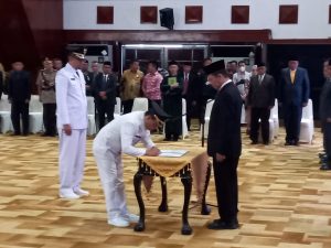 Lantik Penjabat Bupati Aceh Singkil dan Simeulue, Pj Gubernur Minta Sektor UMKM Dihidupkan