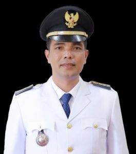 Menyambut Hari Kemerdekaan RI, Camat Tripa Makmur Damharius Minta Warga Pasang Bendera