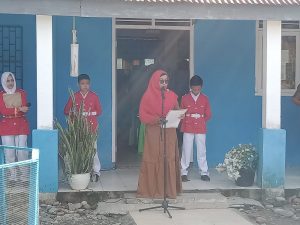 SMP Negeri 1 Darul Makmur Gelar Upacara HUT Kemerdekaan yang ke 77 Tahun