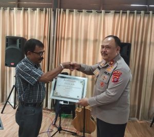Waka Polda Aceh Brigjen Agus Kurmiady Sutisna Terima Penghargaan dari Sejumlah Pimpinan Media
