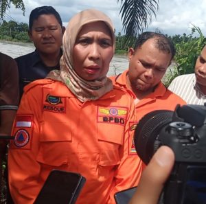 Pj Bupati Nagan Raya Fitriany Farhas Tinjau Langsung Abrasi Badan Jalan Desa Geulangang Gajah