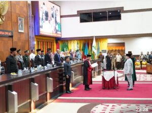 Menggantikan Hendra Budian, Dr Teuku Raja Keumangan Jabat Wakil Ketua DPR Aceh