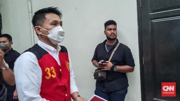 sidang perdana kompol chuck putranto 169