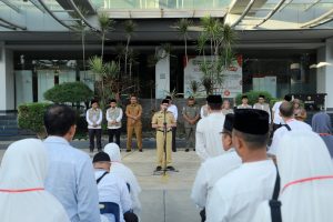 Pj Walikota Banda Aceh Bakri Siddiq Lepas Jemaah Calon Haji Kloter Tujuh
