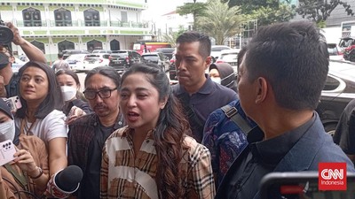 dewi perssik 169