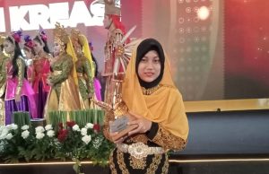 Peraih Juara III Lomba Cerpen dari Aceh Cut Nyak Dhien Terima Award Apresiasi Kreasi Polri Presisi