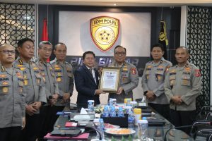 Berkat Keterbukaan Rekrutmen Polri, As SDM Irjen Dedi Prasetyo Terima Presisi Award