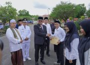 Pj Gubernur Bustami Serahkan SK Guru Dayah Perbatasan Aceh Singkil
