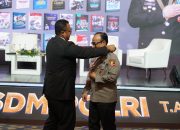 Perwira Tinggi Polri Irjen Dedi Raih Rekor MURI Penulis Buku Terbanyak