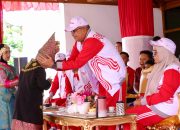 Pj Gubernur dan Forkopimda Ikut Saksikan Pawai Kemerdekaan Bersama Ribuan Masyarakat
