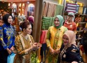 Ketua Dekranasda Nasional Apresiasi Kerajinan Khas Aceh di INACRAFT 2025