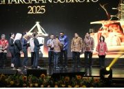 Pemerintah Aceh Terima Penghargaan Subroto 2025
