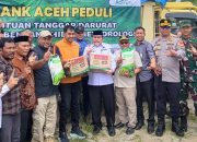 Gubernur Aceh Mualem dan Dirut BAS Salurkan Bantuan ke Subulussalam