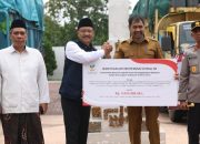 Gubernur Mualem Terima Bantuan Logistik Kemensos Rp9 Miliar untuk Penanganan Banjir dan Longsor
