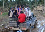 Kak Na Antar Bantuan Masa Panik ke Blang Seunong