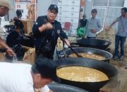 PWI Aceh Masak Puluhan Kuah Beulangong untuk 1.500 Pengungsi Banjir Aceh Tamiang