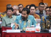 Gubernur Mualem Ikuti Rakor Satgas Percepatan Rehab–Rekon Pascabencana Sumatra di Jakarta