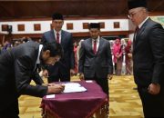 Gubernur Mualem Lantik Sejumlah Pejabat Eselon II, Ini Nama – Nama Pejabat Baru yang Dilantik