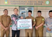 Zakat dari Bank Aceh Cabang Jantho Diserahkan ke Baitul Mal, Wabup Syukri Beri Apresiasi