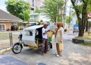 Kak Na Keliling Kota Berbagi Daging Meugang