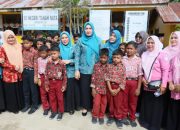 Bunda Guru Aceh Semangati Murid SD Negeri Tanah Rata